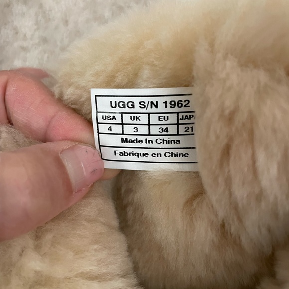 UGG Bailey Button Boots - Picture 7 of 9